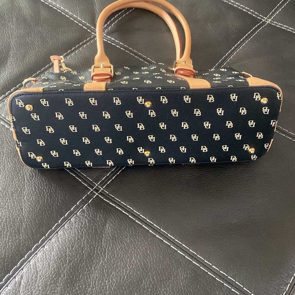 Dooney & Bourke Black and Tan Tote Bag - Picture 2 of 4